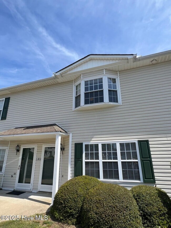 Building Photo - 2355 Vineyard Dr Rental