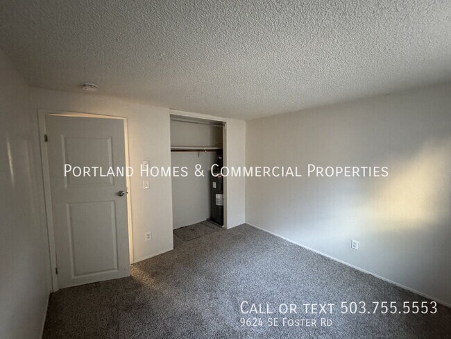 Photo - 9624 SE Foster Rd