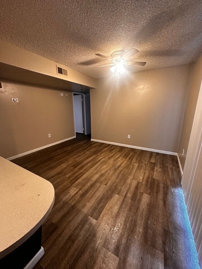 Photo - 5001 Belle Ter