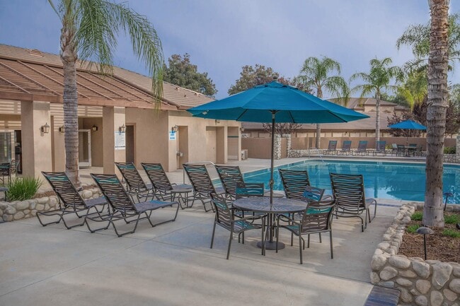 Breakwater Apartments