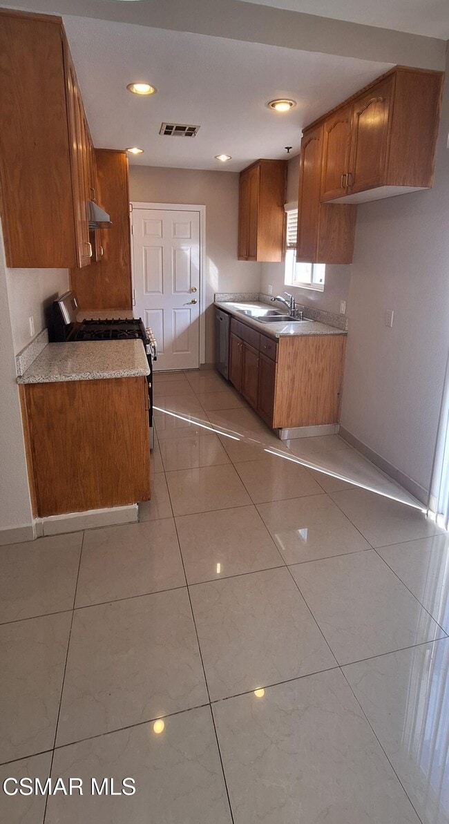 Photo - 7337 Balboa Blvd