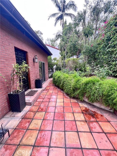 Building Photo - 3111 Hollyridge Dr