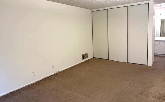 Photo - 288 Whitmore St