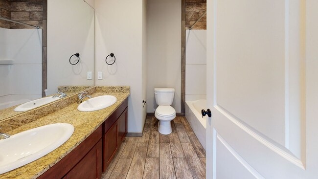 Photo - Duplex Near UMN Unidad #2