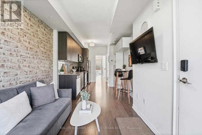 Photo - 390 Hopewell Ave