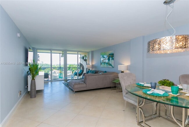 Photo - 14 Royal Palm Way Unit 6010