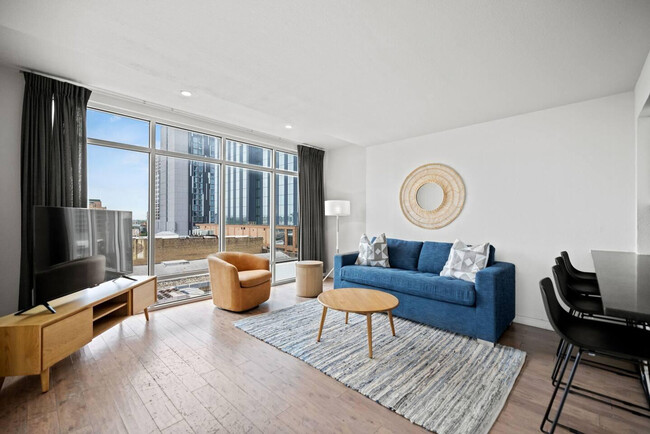 Building Photo - 619 N Congress Ave Rental