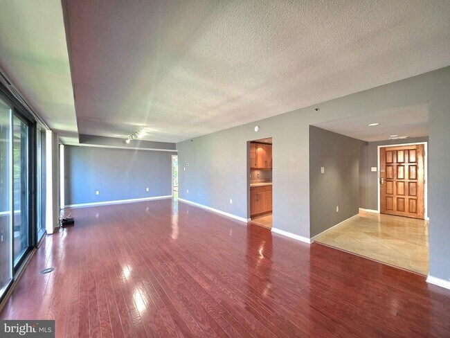 Photo - 1530 Key Blvd Unit 532