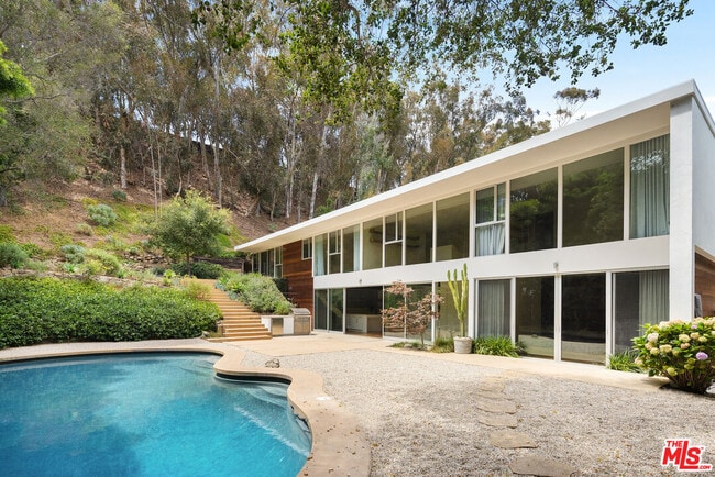 Photo - 731 Greentree Rd