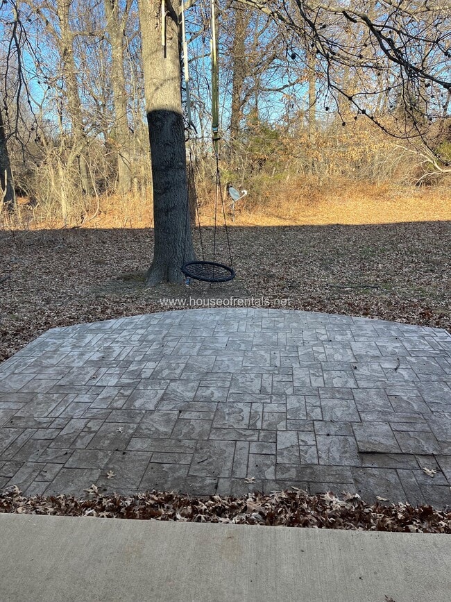 Photo - 305 S McVicker Dr