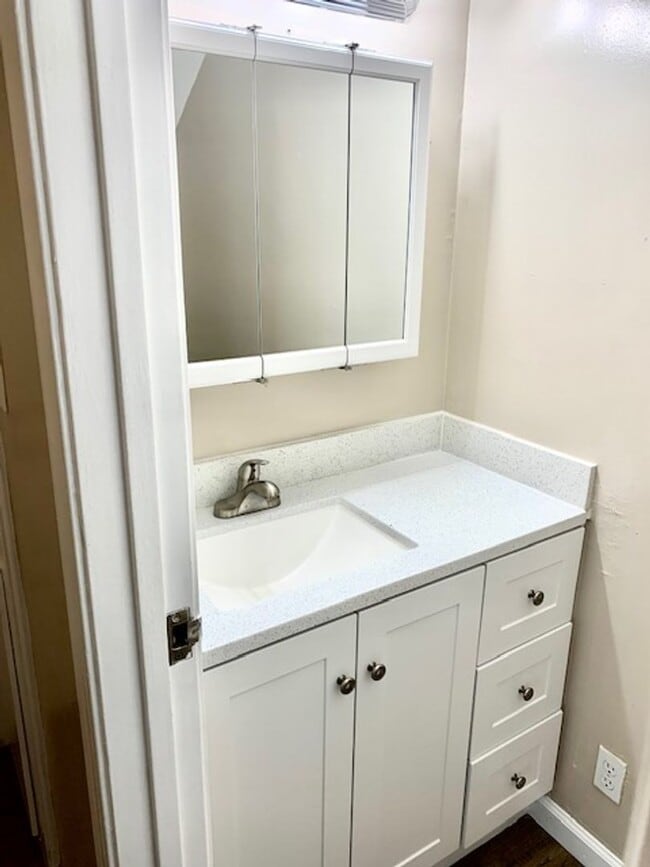 Photo - Nice 2 bed, 1.5 Bath Condo with Garage in ... Unit 6