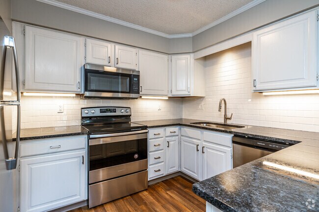 2BR, 2BA - 1,180 SF