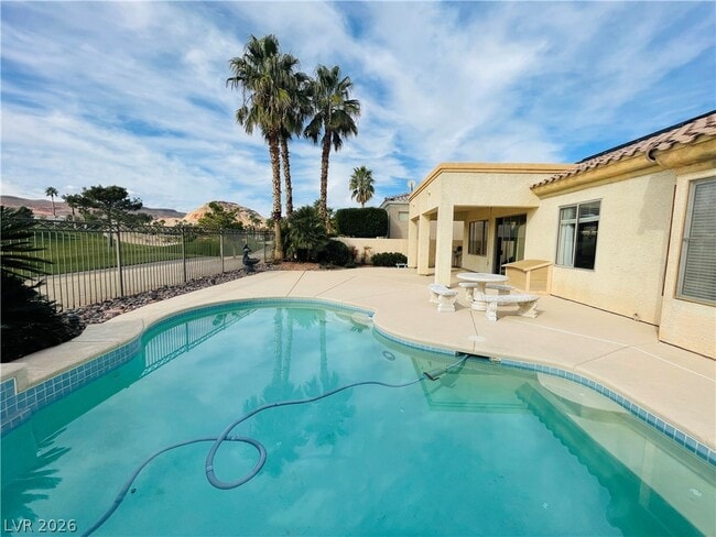 Photo - 231 Cliff Valley Dr