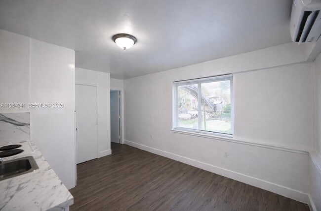 Photo - 5305 Biscayne Blvd Unidad 112