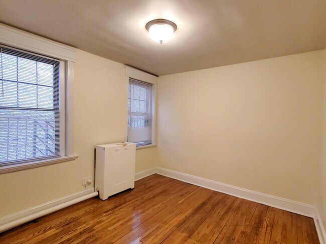 Photo - 31 Peterborough St