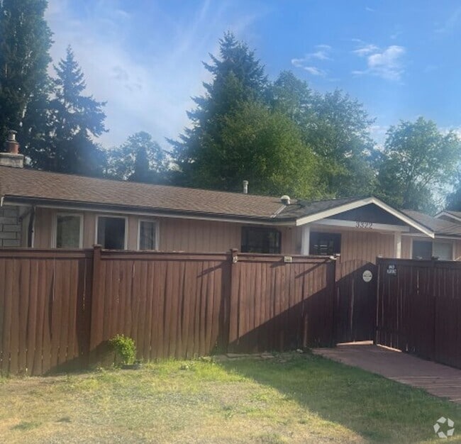 Building Photo - 3Bd/2Ba Lynnwood Home
