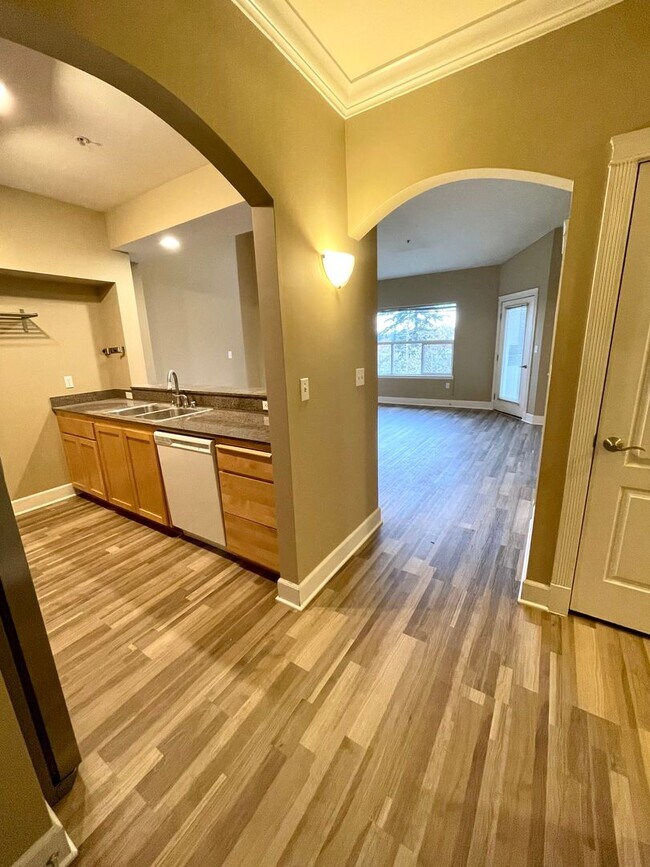 251 W Bakerview Rd Unit 405