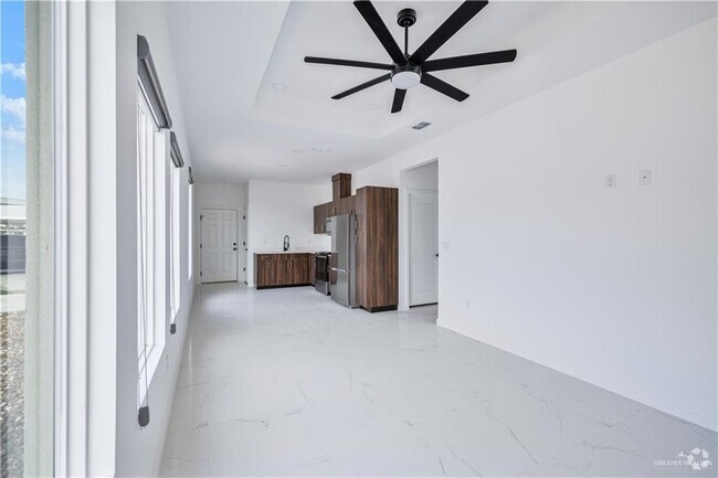 Building Photo - 5320 Vision St Rental