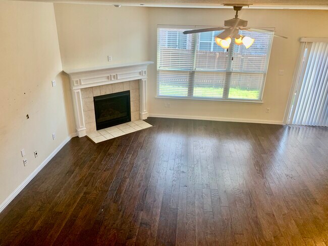 Photo - 407 Teague Dr