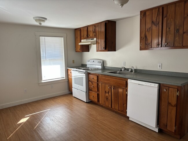 Photo - 16 Church St Unit 2