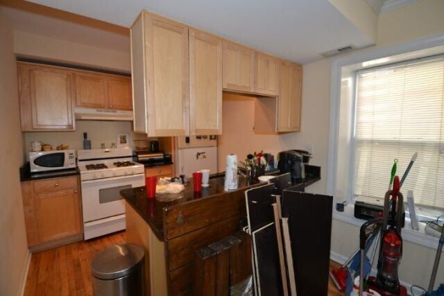 Photo - 3712 N Janssen Ave Unit DHC