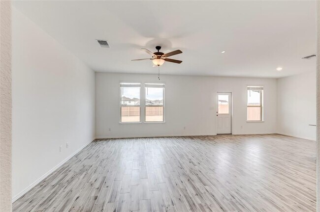 Photo - 132 Ventura Dr