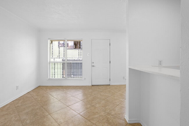 5727 Richmond