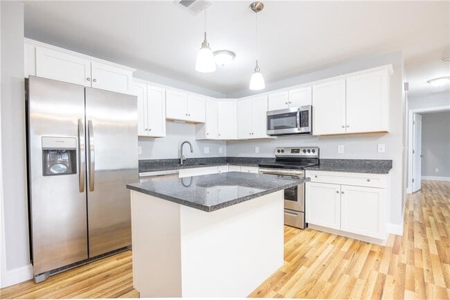 Building Photo - 13 Gray Coach Ln Unit 1315