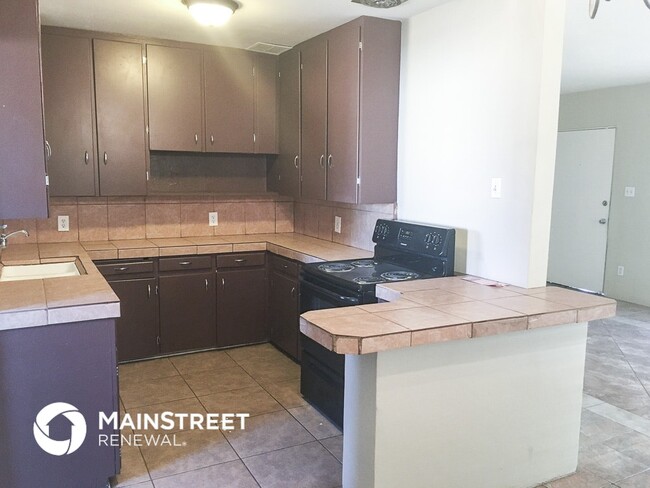 Photo - 3434 E Polk St