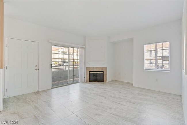 Photo - 3318 N Decatur Blvd Unidad 1160