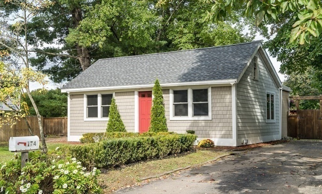 Photo - 174 Pine St House
