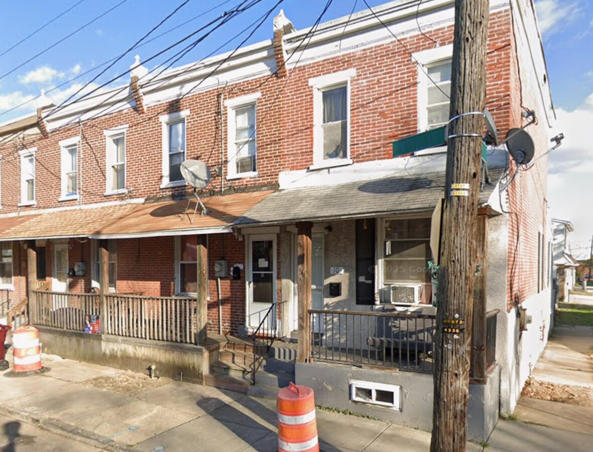 Photo - 8 S Dupont St