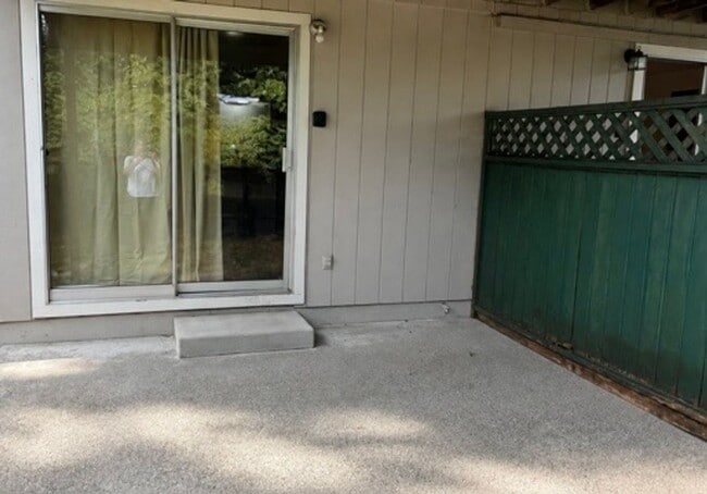 Photo - 173 W C St Unit #2