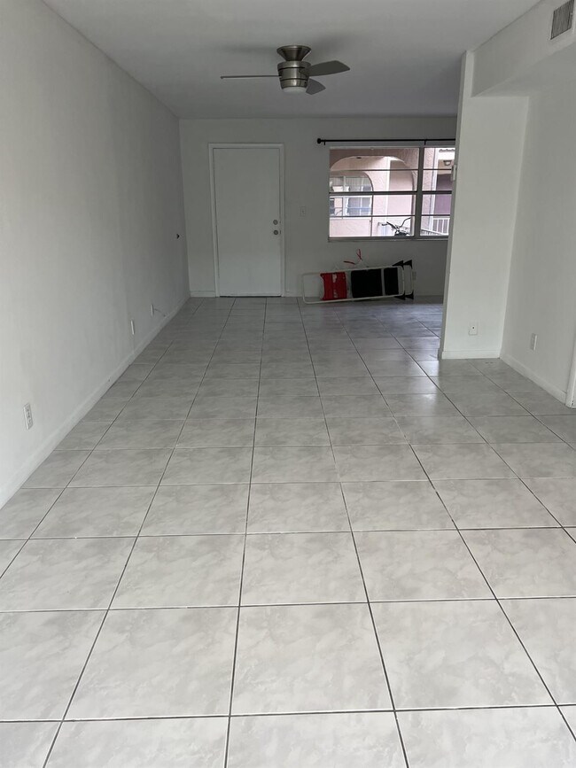 Photo - 1100 SE 4th Ave Unit 26