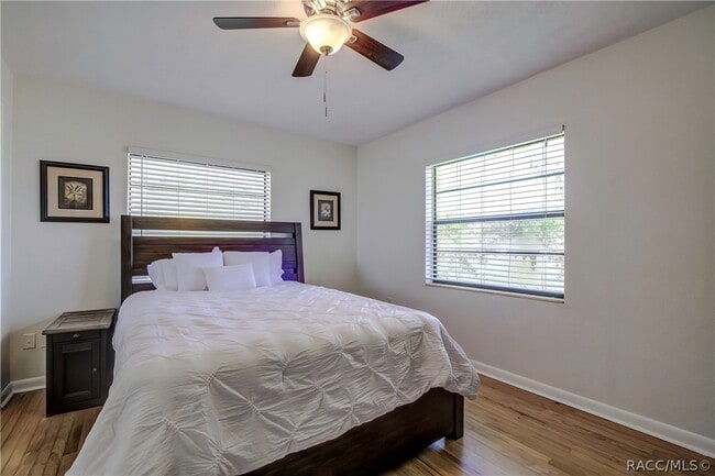 Photo - 229 NE 5th St