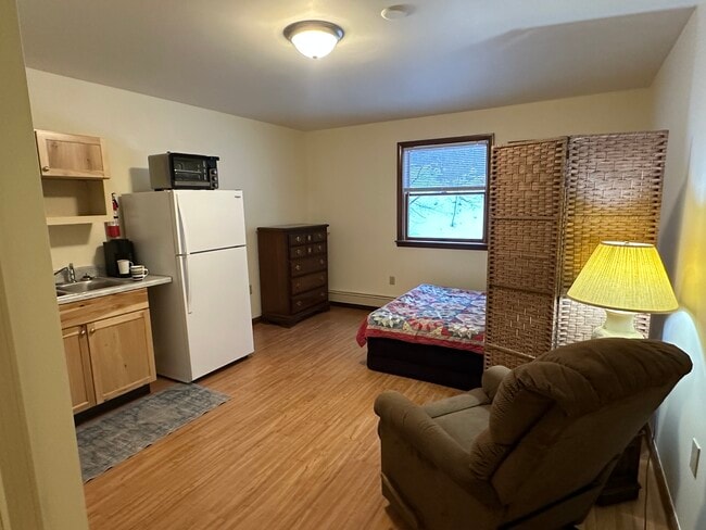 Photo - Blue Ridge Efficiency Apartments