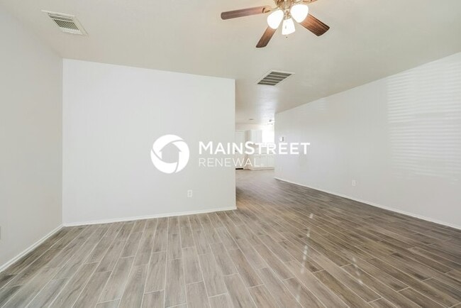Photo - 3 Bedroom Pet-Friendly Home in Humble, TX with Main Street Renewal
