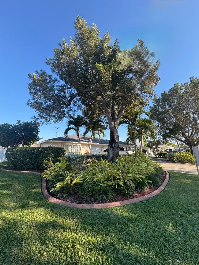 Beautifully maintained greenscape included