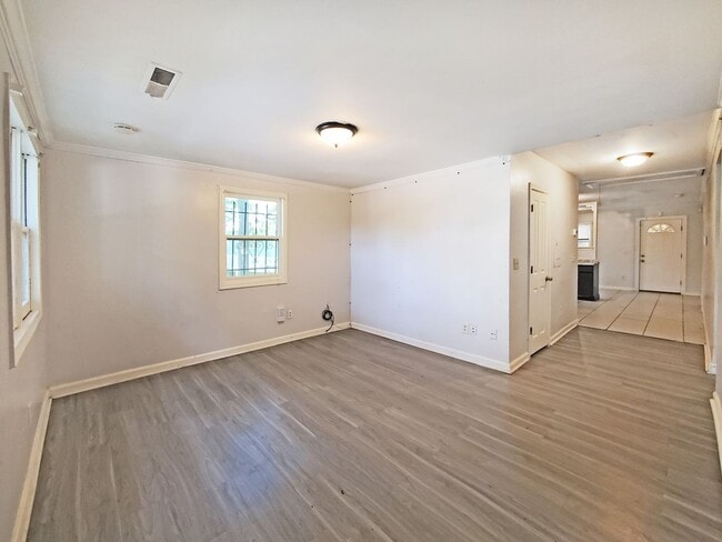 Photo - 65 Meldon Ave SE