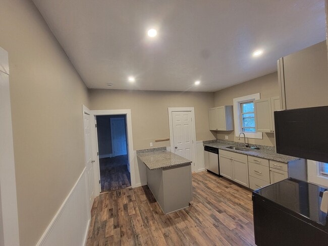 Photo - 84 N Main St Unit 2