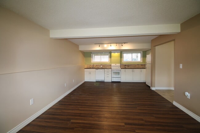 Photo - 4104-4119 19 Ave NW