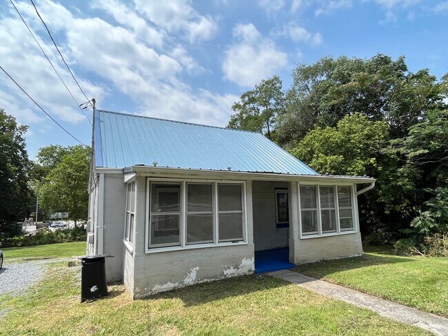 Photo - 312 W Moler Ave