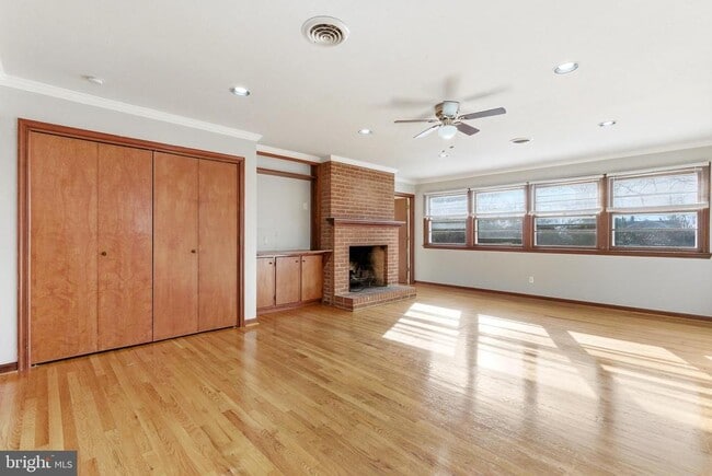 Photo - 413 Briarmont Dr