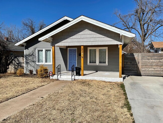 Updated and Spacious 2 bed 2 bath in the P... - Updated and Spacious 2 bed 2 bath in the P... House