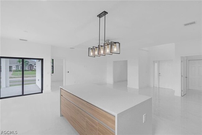 Building Photo - 2001 NW 25th Ave