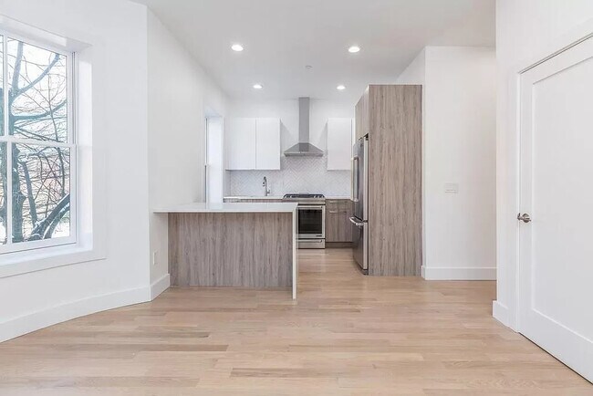 Building Photo - 55 E Springfield St Unit 4 Rental