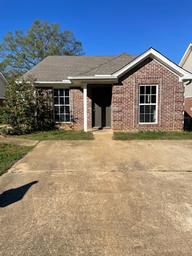 Renovated 3 Bedroom 2 Bath Home for Rent! - Renovated 3 Bedroom 2 Bath Home for Rent!