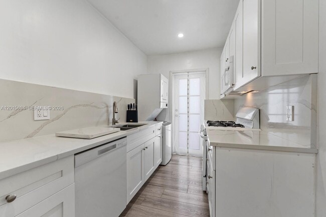Photo - 8550 Byron Ave Unit 2G