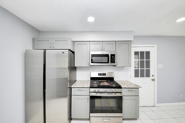 Photo - 6031 Dellfern Dr