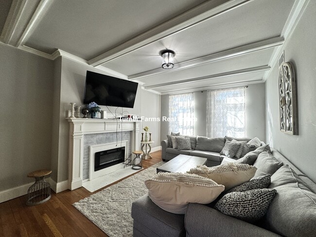 Building Photo - 179 Babcock St